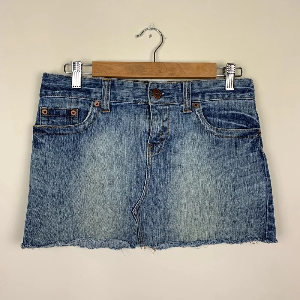 🌟 3/$20 Eligible! American Eagle Mini Jean Skirt Size 6 - Picture 1 of 6